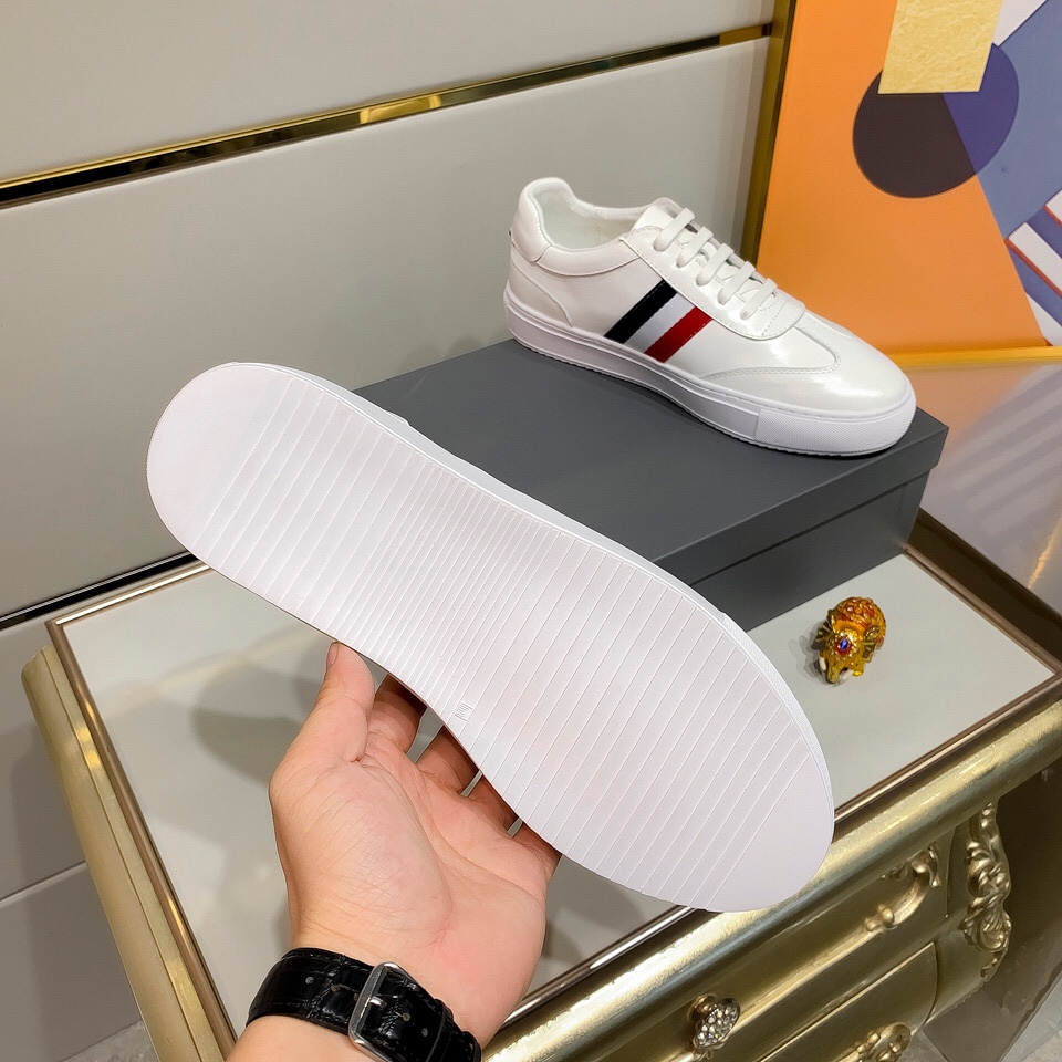 Thom Browne Low Top Sneaker 17 - vstockx