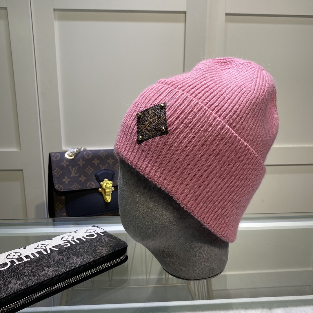 Hat & Scarf Louis Vuitton 3 - vstockx