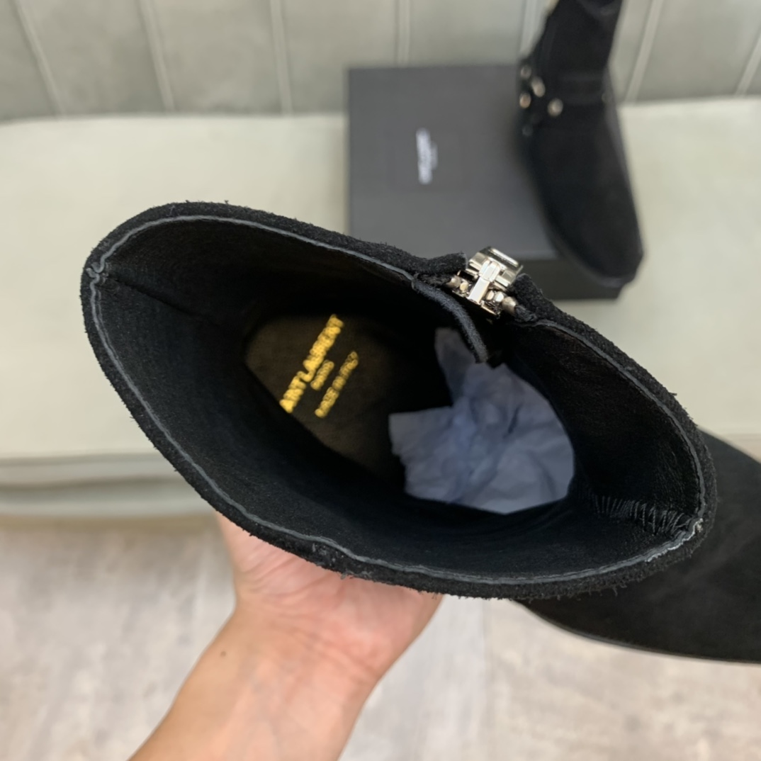 Saint Laurent Boots 2 - vstockx