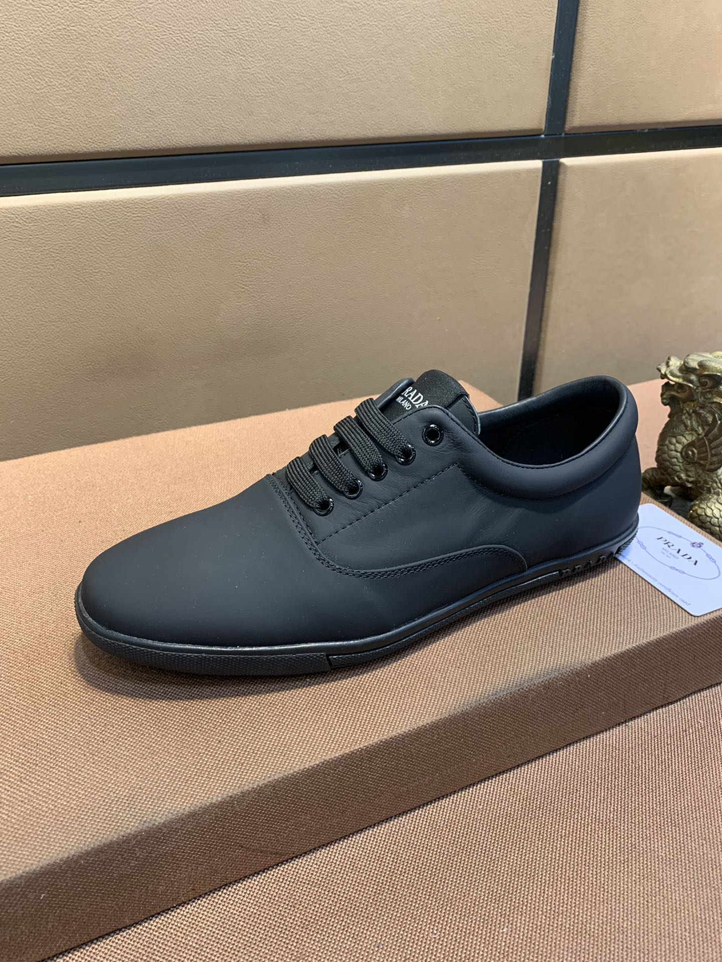 Prada Low Top sneaker 21 - vstockx