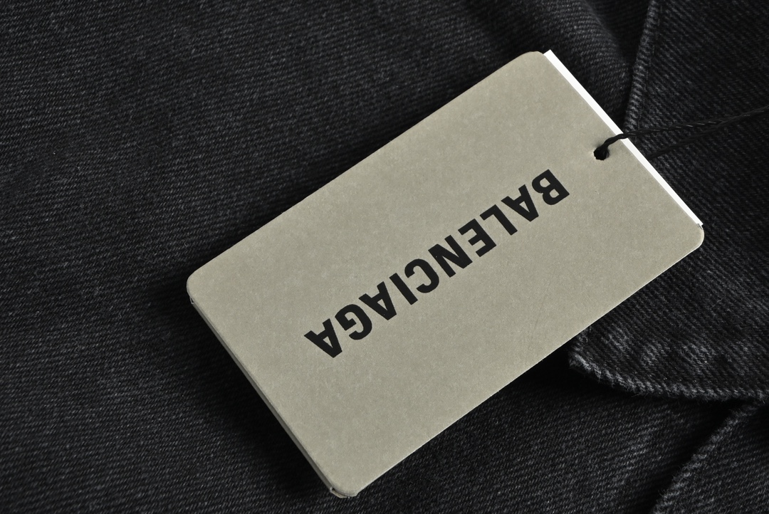 Clothes Balenciaga 136 - vstockx