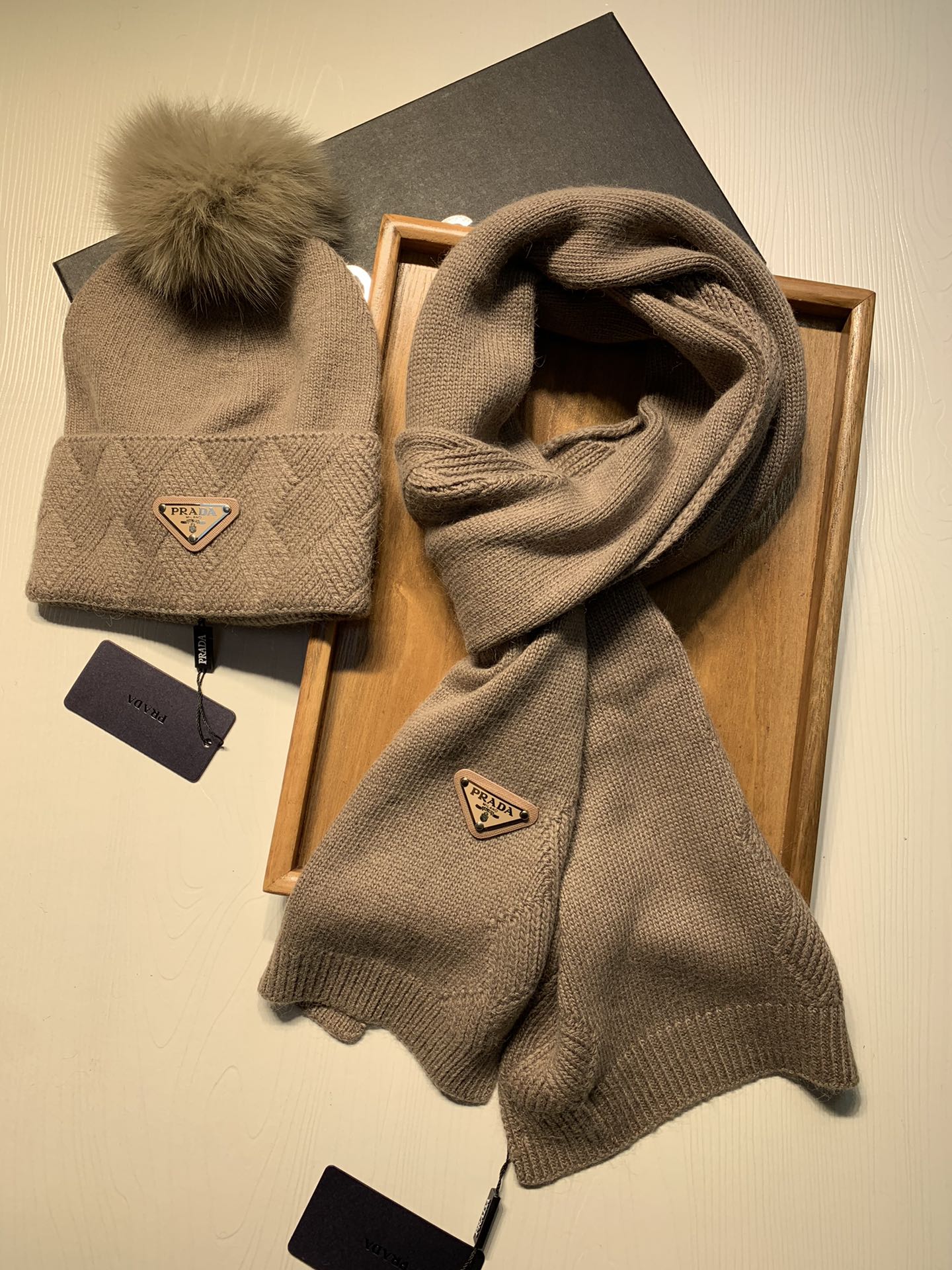 Hat & Scarf Prada 2 - vstockx