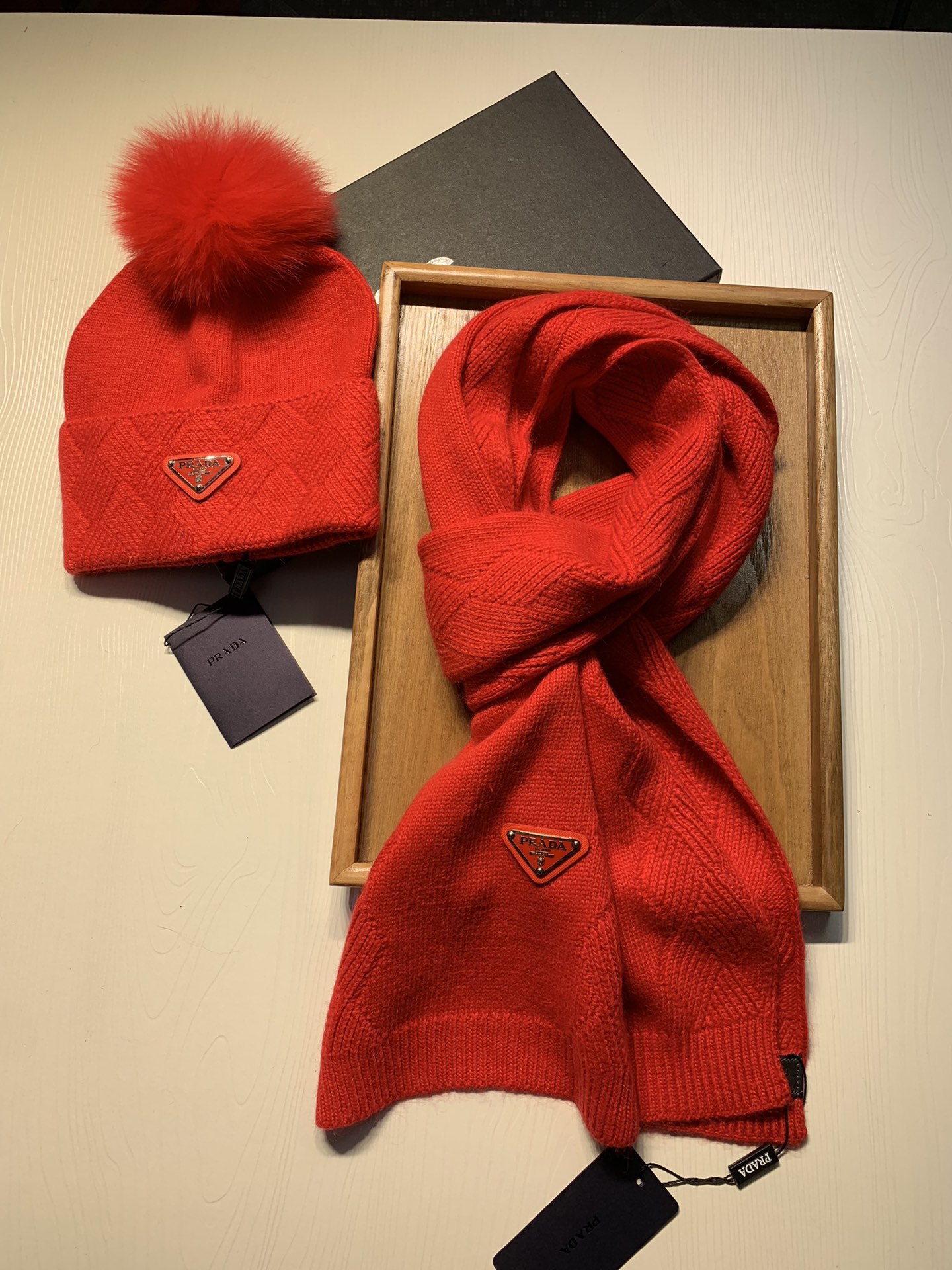 Hat & Scarf Prada 2 - vstockx