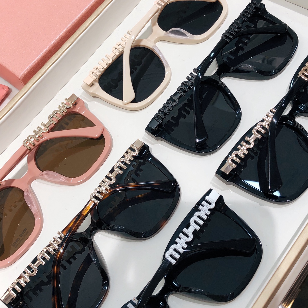 sunglasses Miu Miu SMU030N SIZE:65-14-145 - vstockx