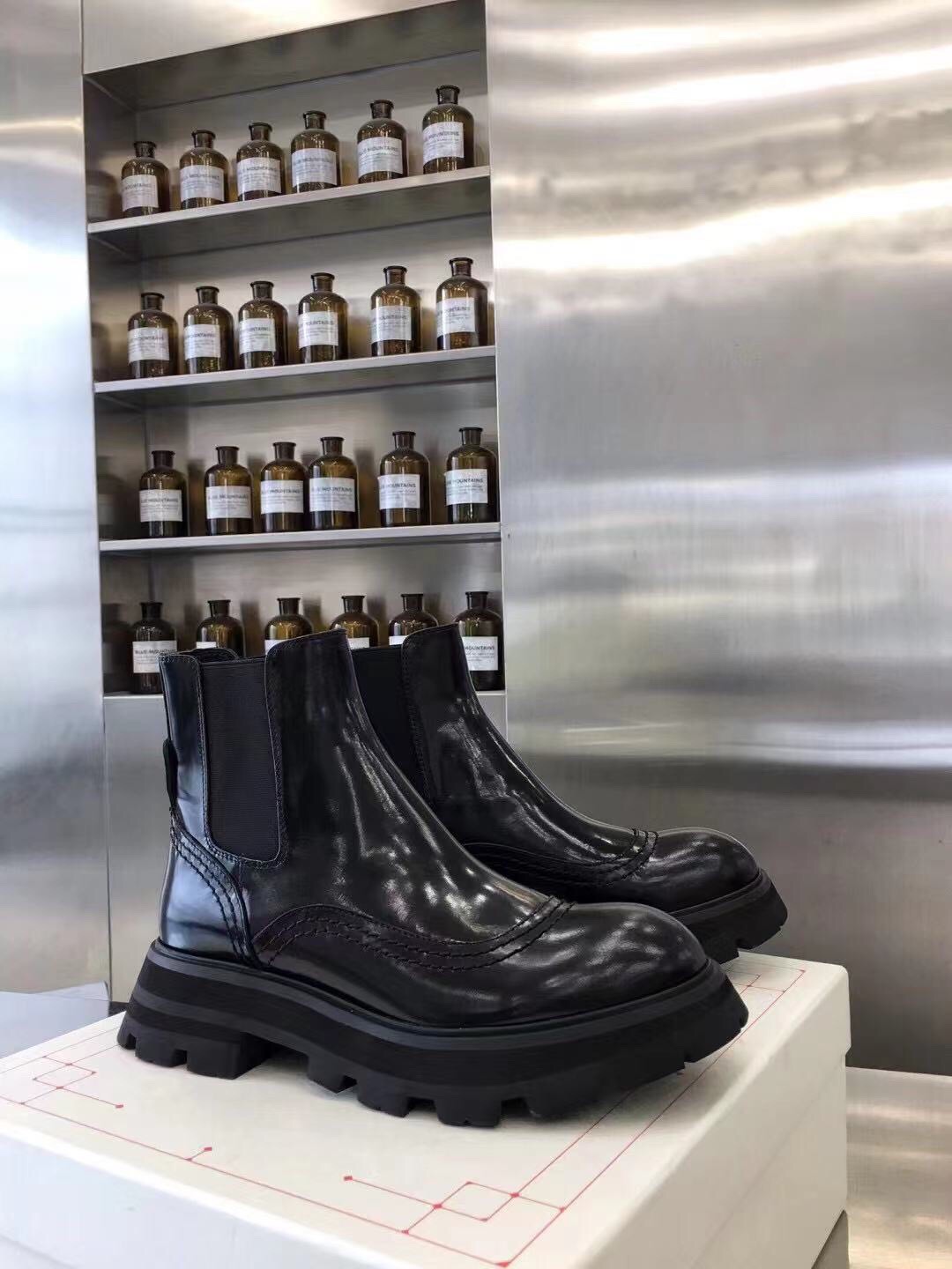 Alexander McQueen Silhouette Wander Boot Chelsea Boot Size 35-40 - vstockx