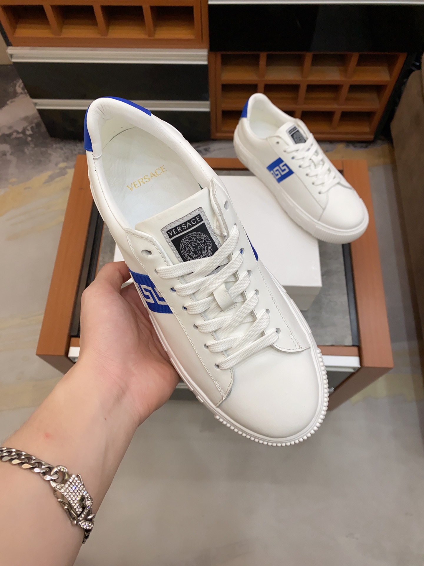 Versace Greca Sneaker 23 - vstockx