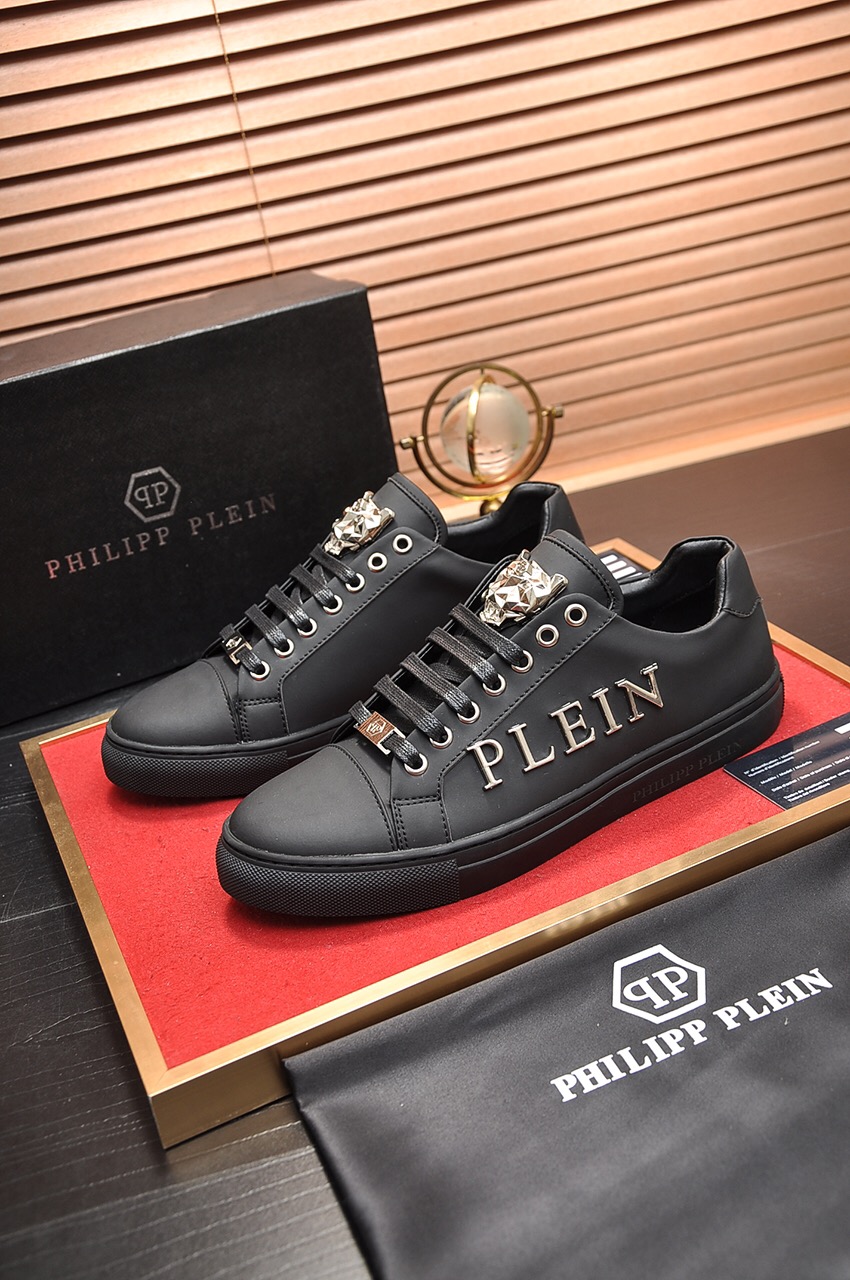 Philipp Plein Low Top Sneakers 9 - vstockx