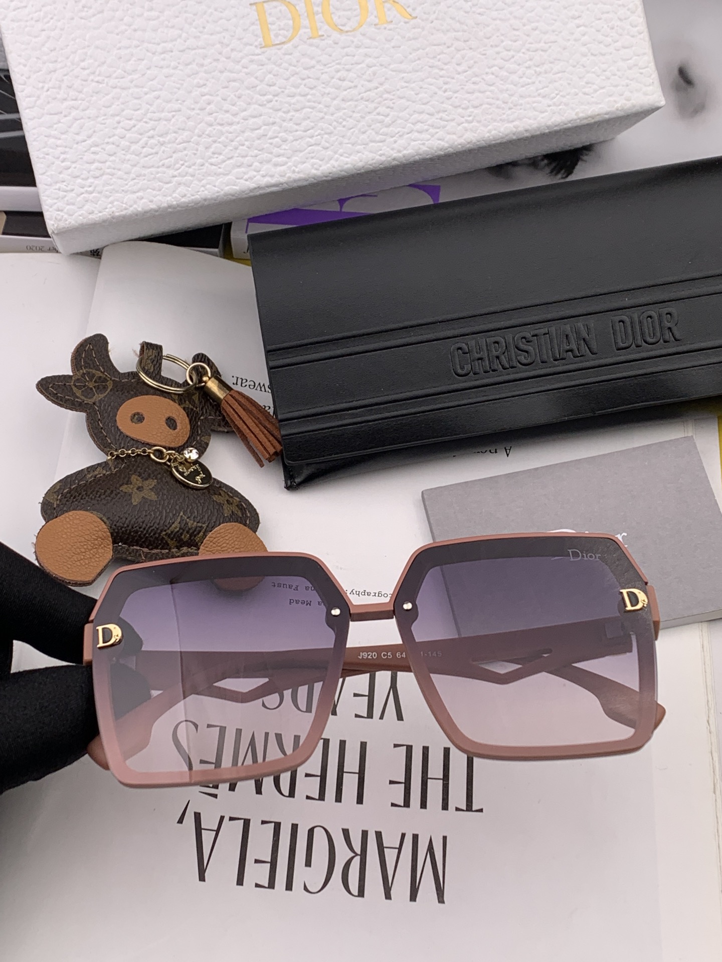 sunglasses Dior CD092 - vstockx