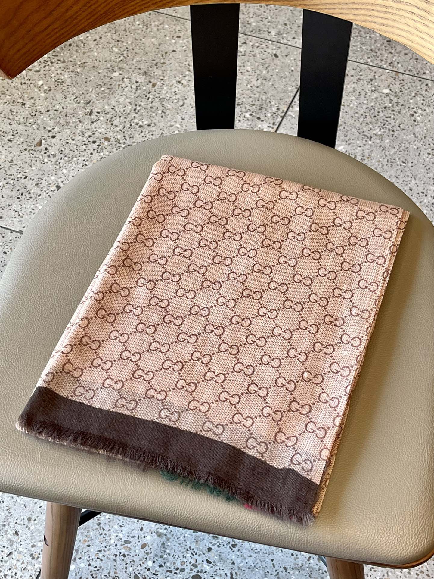 Streetwear Scarf GUCCI 328981 SIZE:110x200cm - vstockx