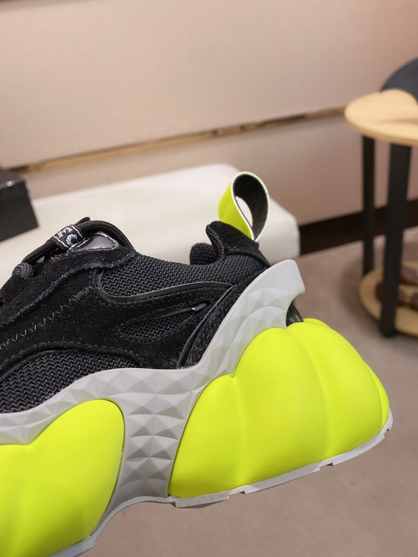 MCM Low Top Logo Lace-up Sneakers 6 - vstockx