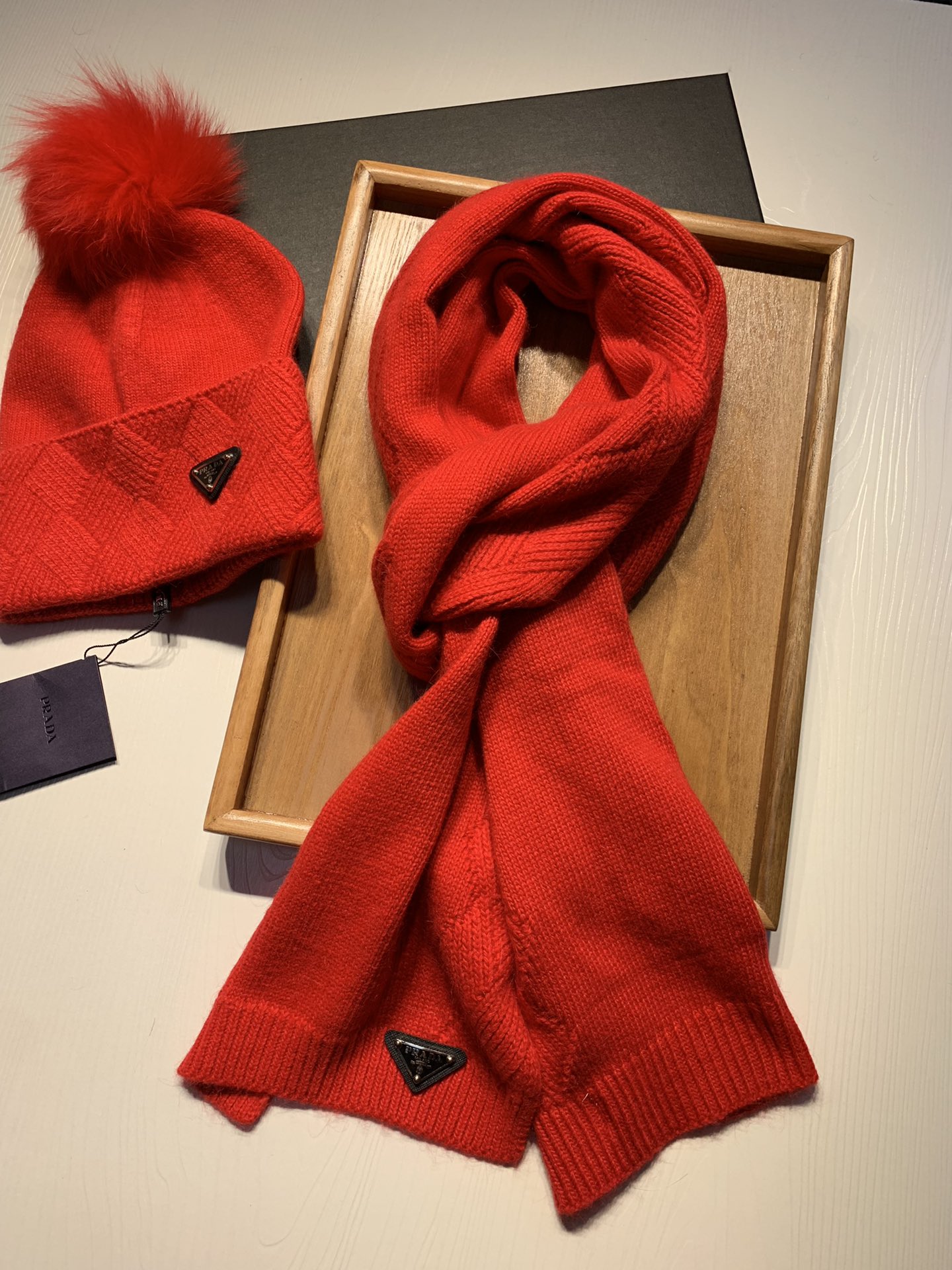 Hat & Scarf Prada 3 - vstockx