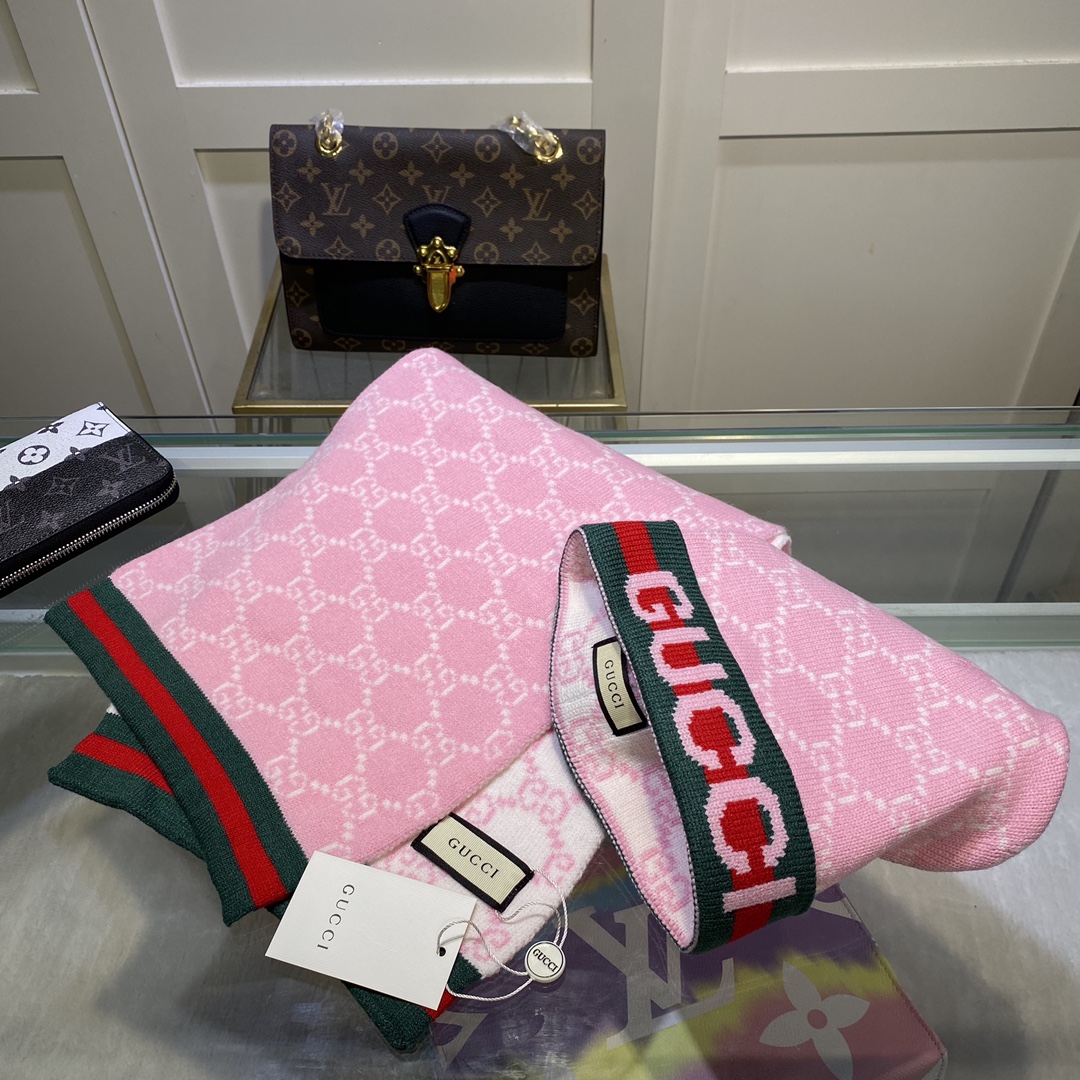 Hat & Scarf Gucci 1 - vstockx