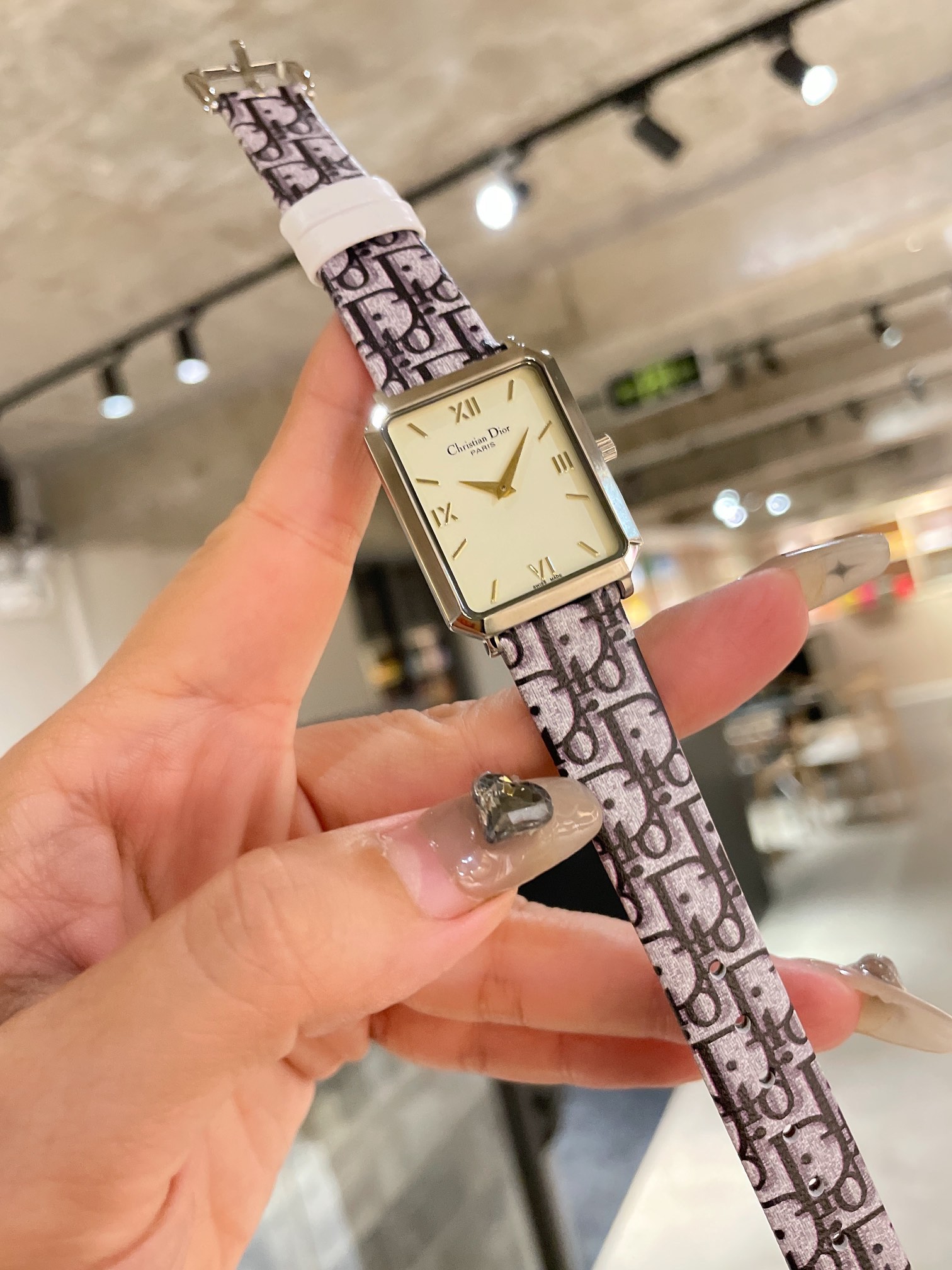 Watches Dior 323441 size:26*32 mm - vstockx