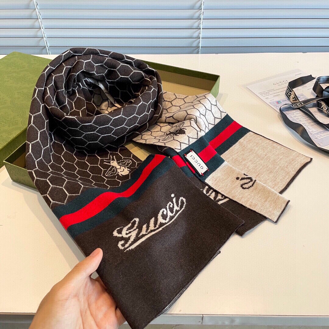 Streetwear Scarf GUCCI 329067 size:32*180cm - vstockx