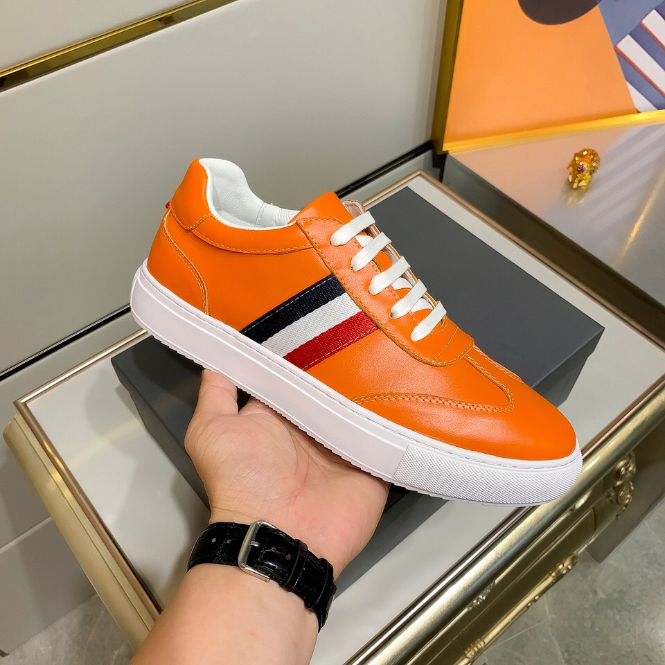 Thom Browne Low Top Sneaker 18 - vstockx