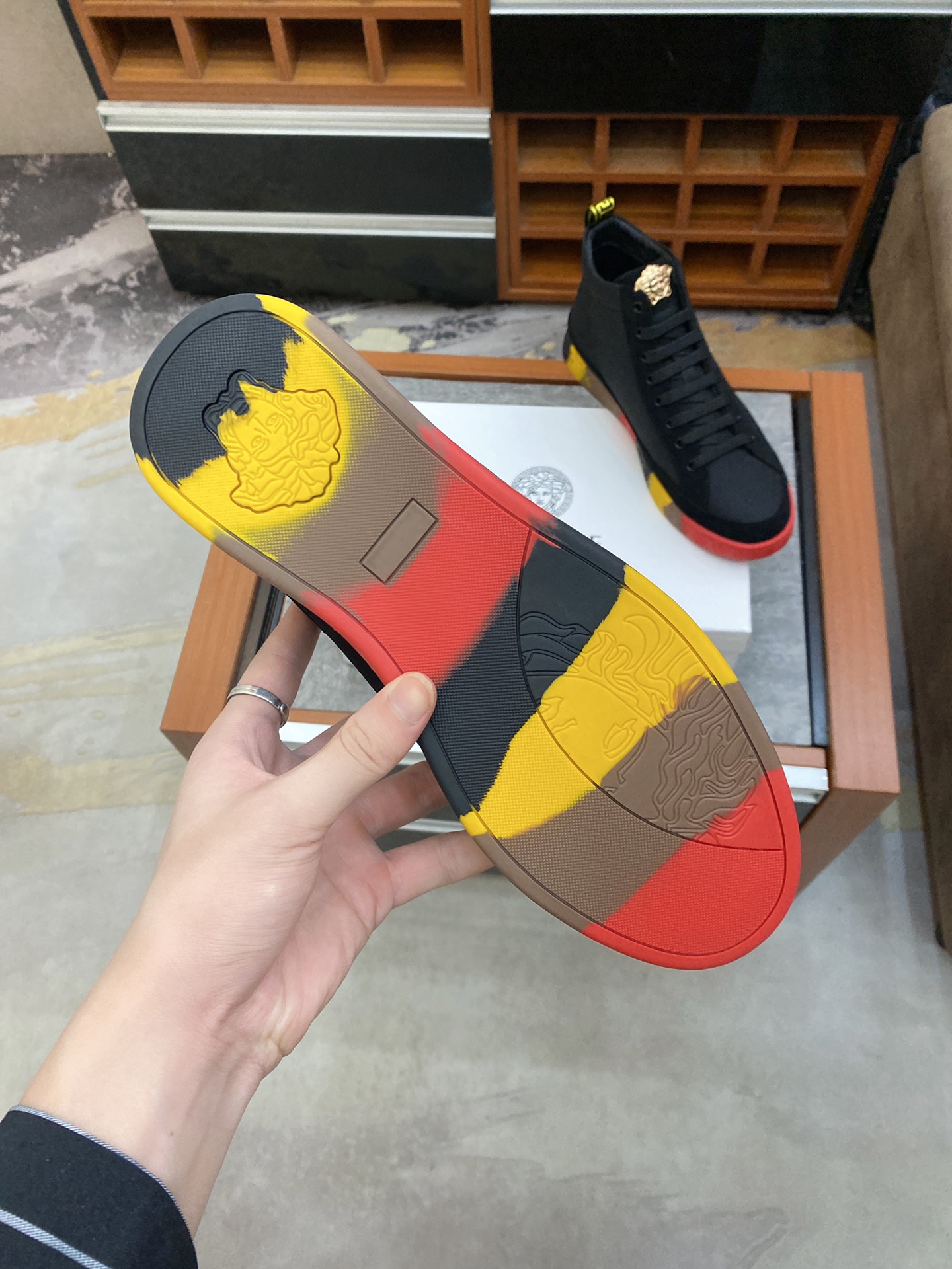 Versace Greca Sneaker 19 - vstockx