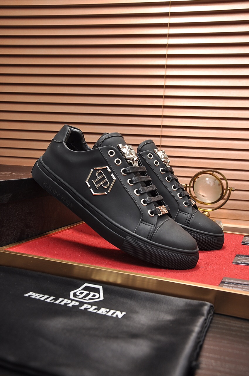 Philipp Plein Low Top Sneakers 26 - vstockx