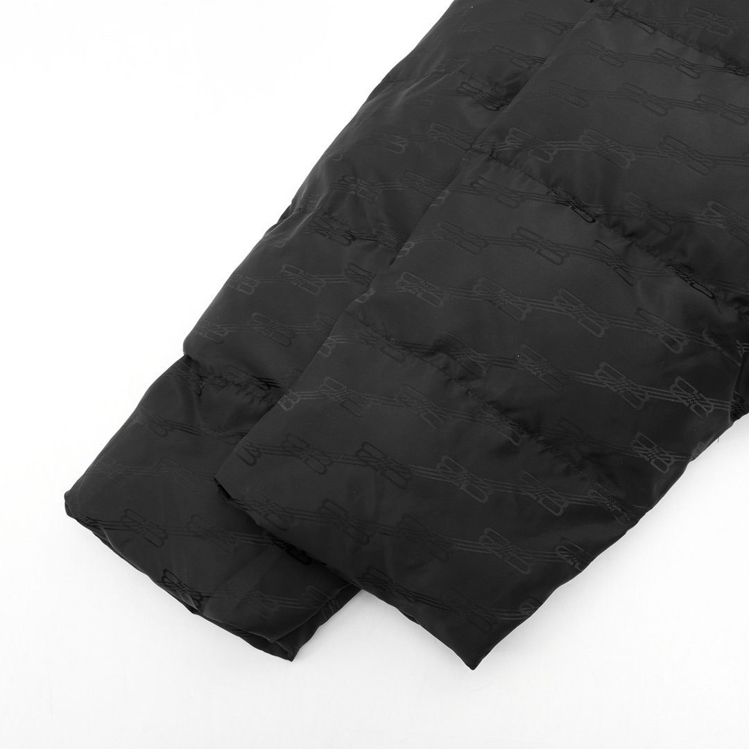 Clothes Balenciaga 138 - vstockx