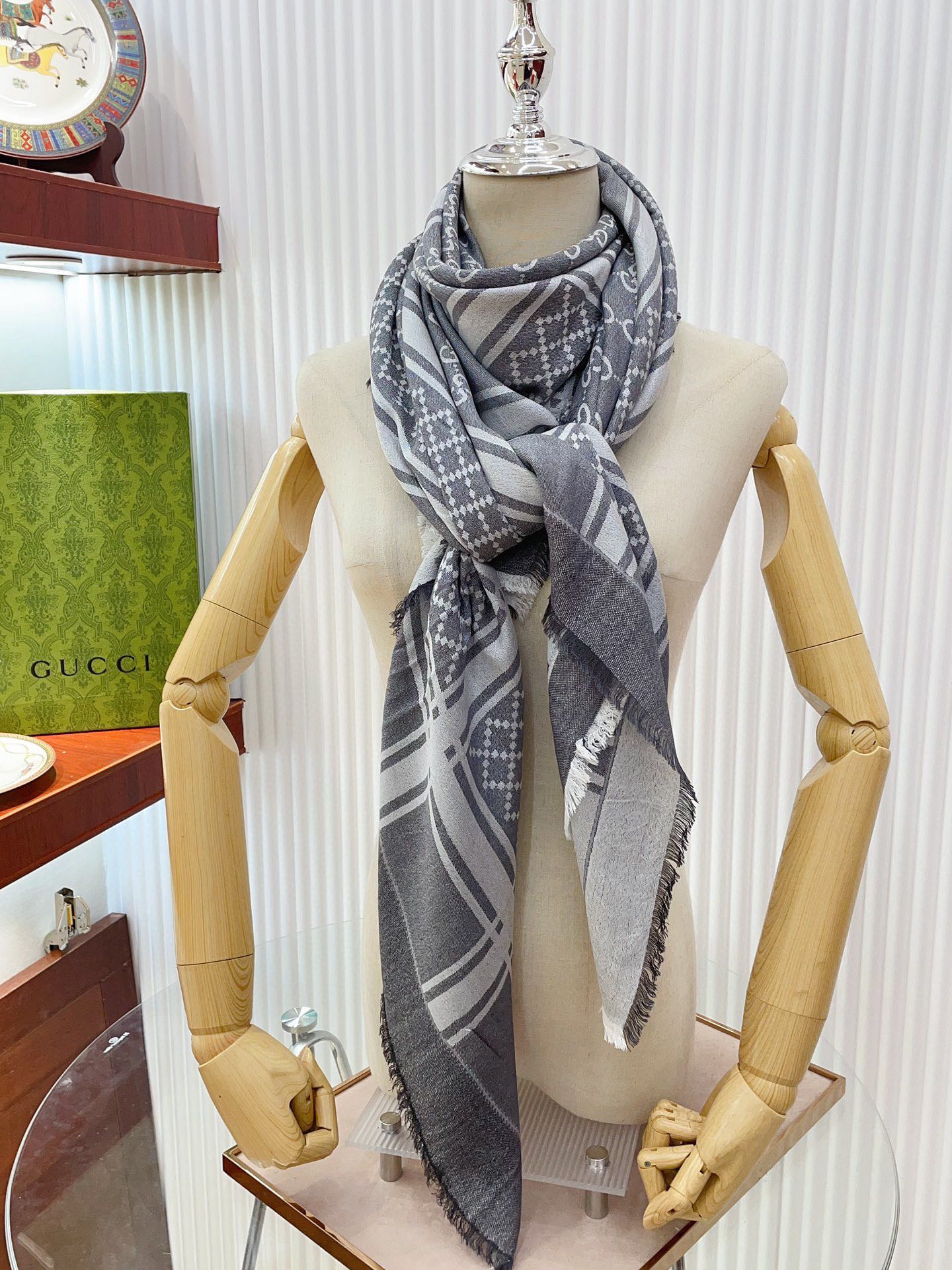 Streetwear Scarf GUCCI 328865 SIZE:140:140cm - vstockx