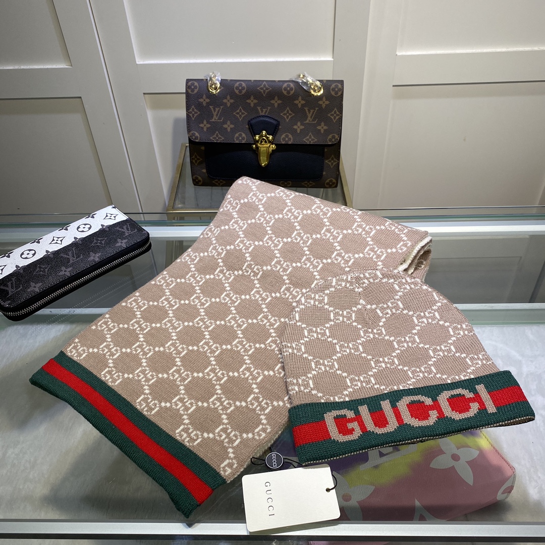 Hat & Scarf Gucci 1 - vstockx