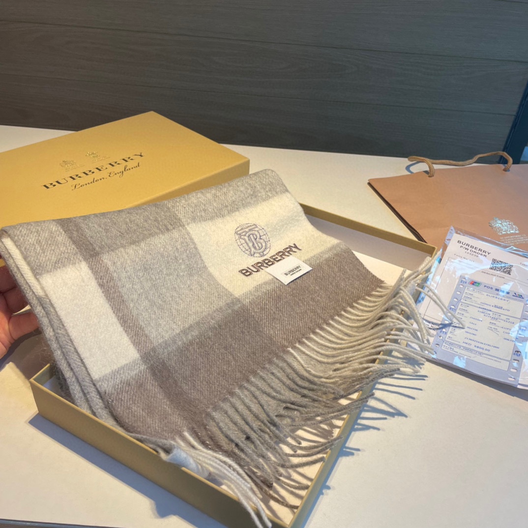 Streetwear Scarf Burberry 329017 SIZE:30*168cm - vstockx