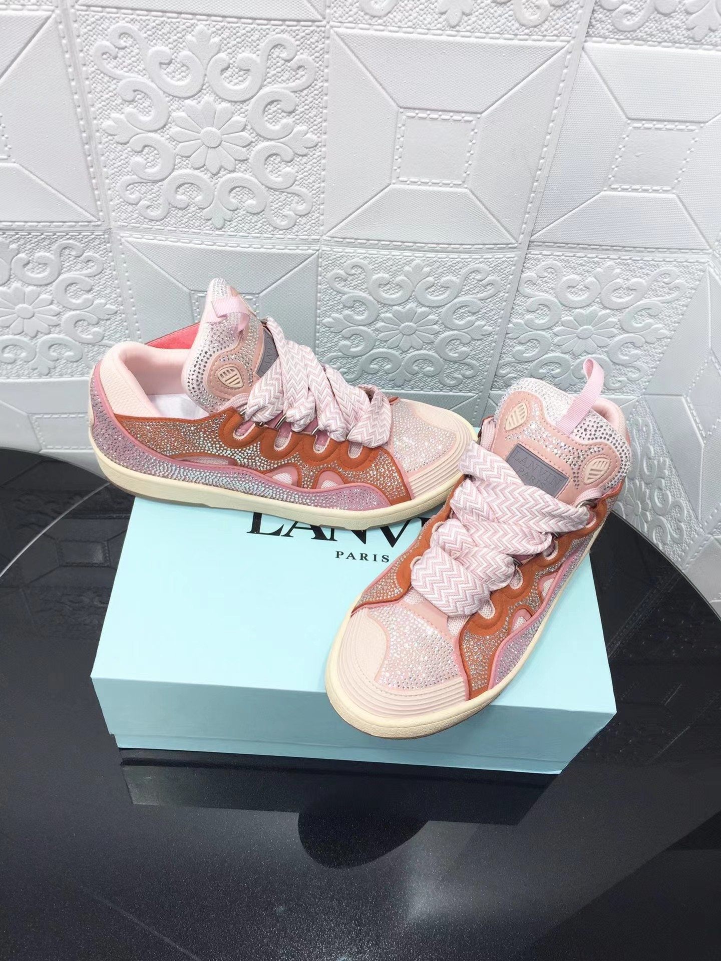 Lanvin Leather Curb Pink Sequins - vstockx