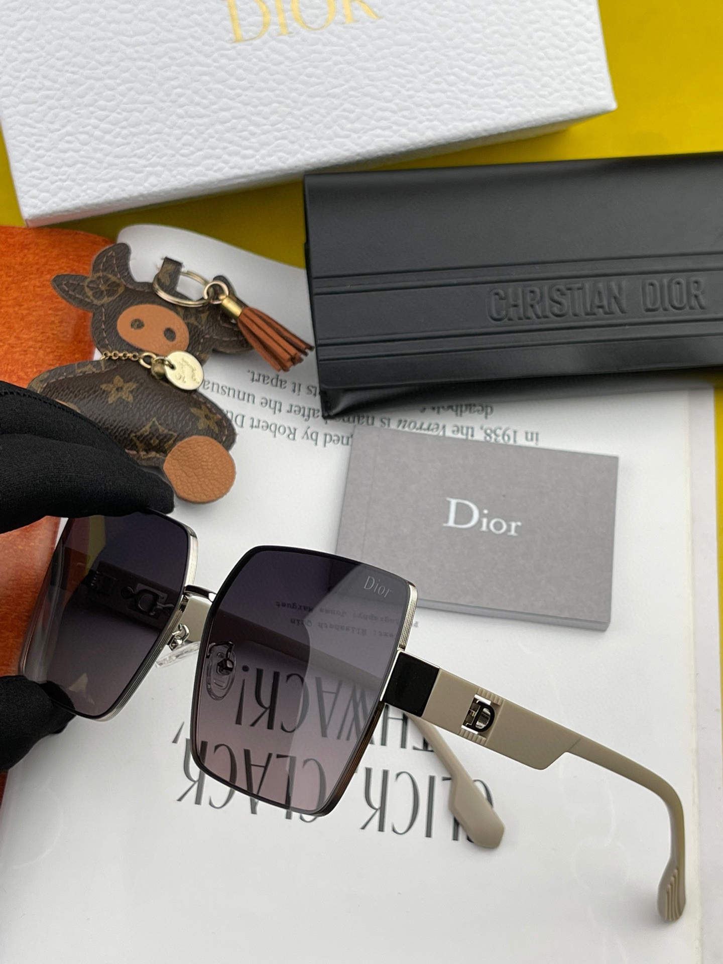 sunglasses Dior CD1190 - vstockx
