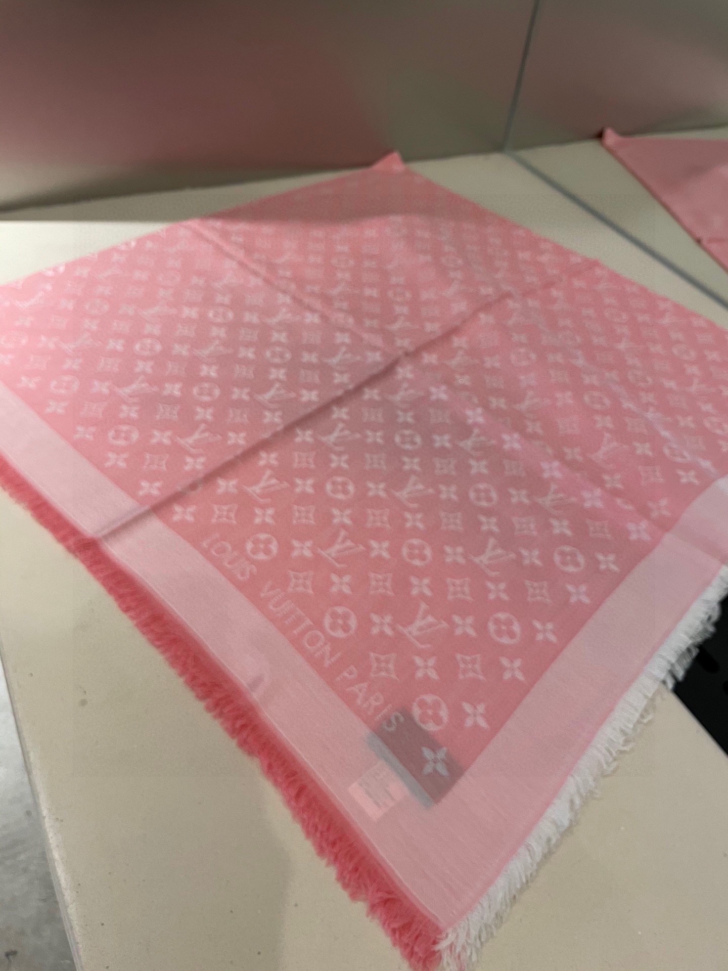 Streetwear Scarf LV 328940 SIZE:65*185cm - vstockx