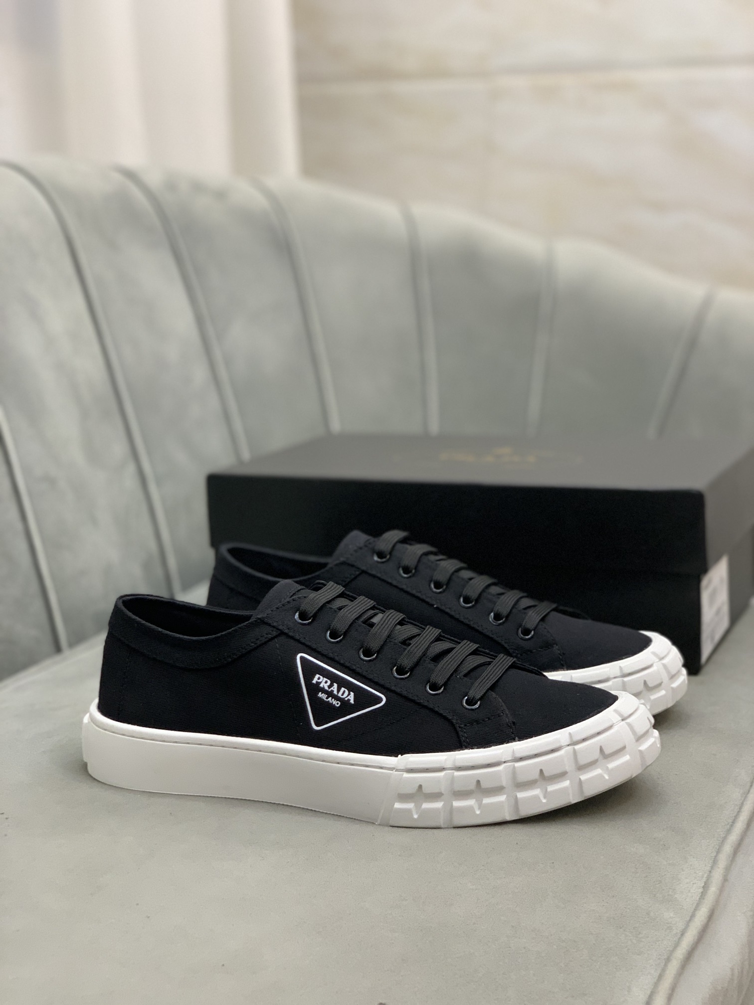 Prada Wheel Cassetta sneaker 2 - vstockx