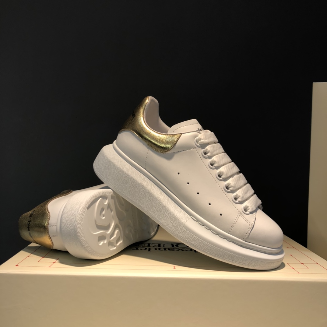 Alexander McQueen Oversized Light Gold (W) - vstockx