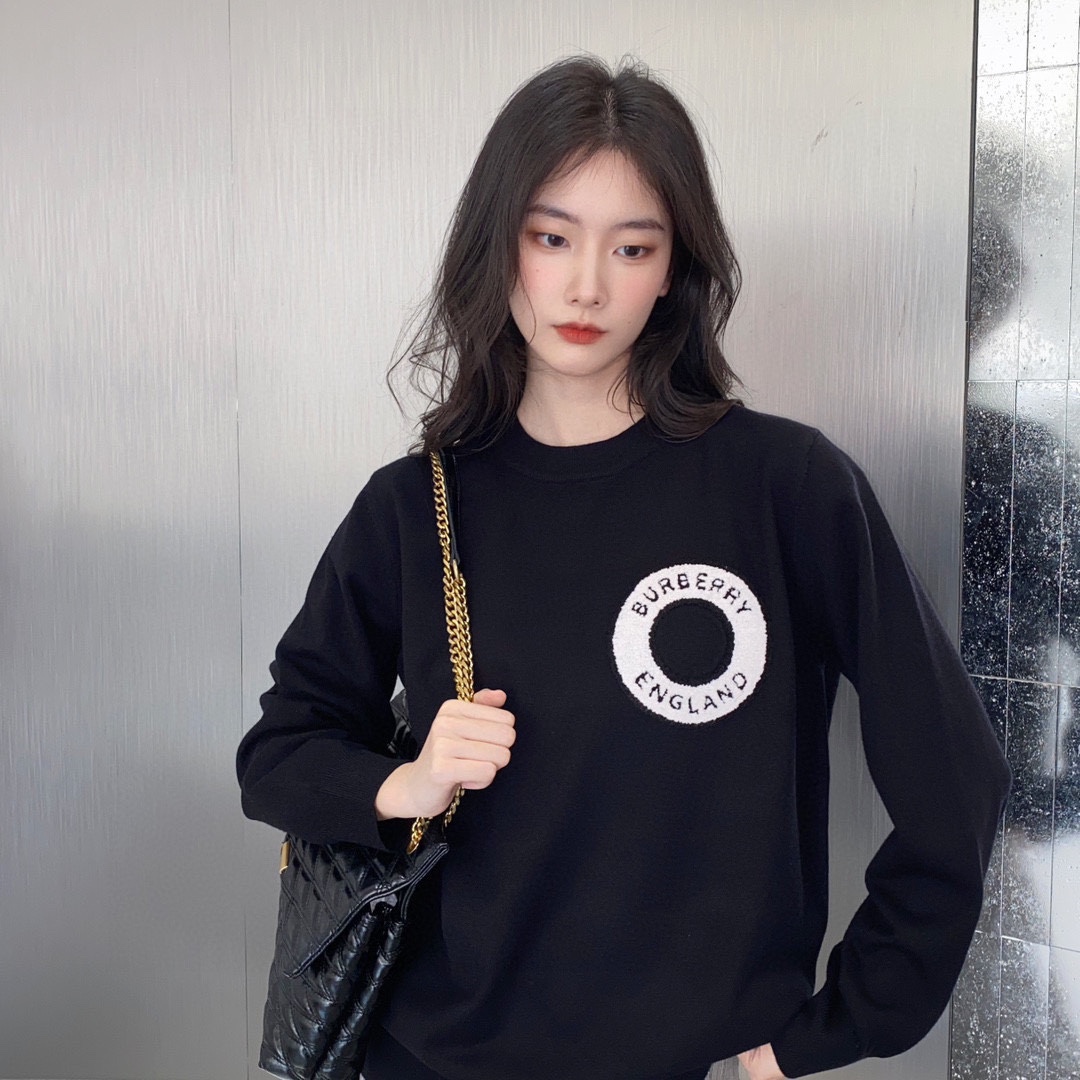 Clothes Burberry 713 - vstockx