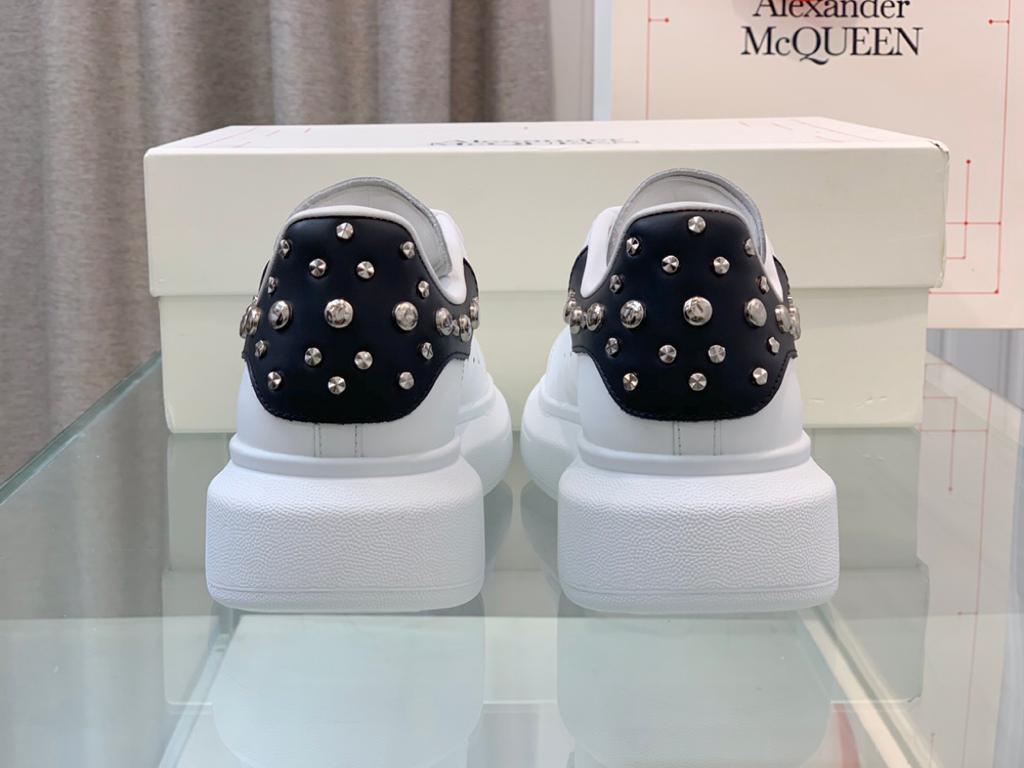 Alexander McQueen Oversized White Studd - vstockx