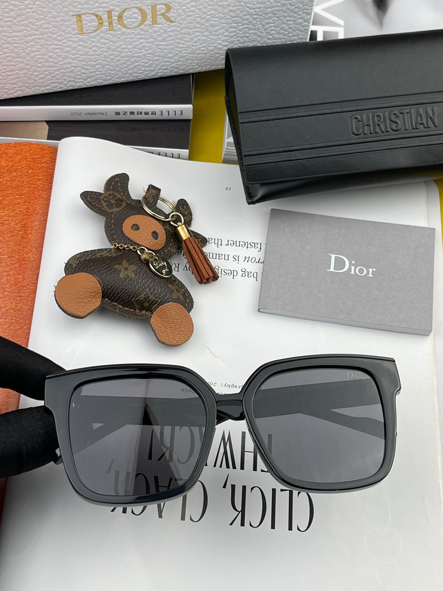 sunglasses Dior CD1611 - vstockx