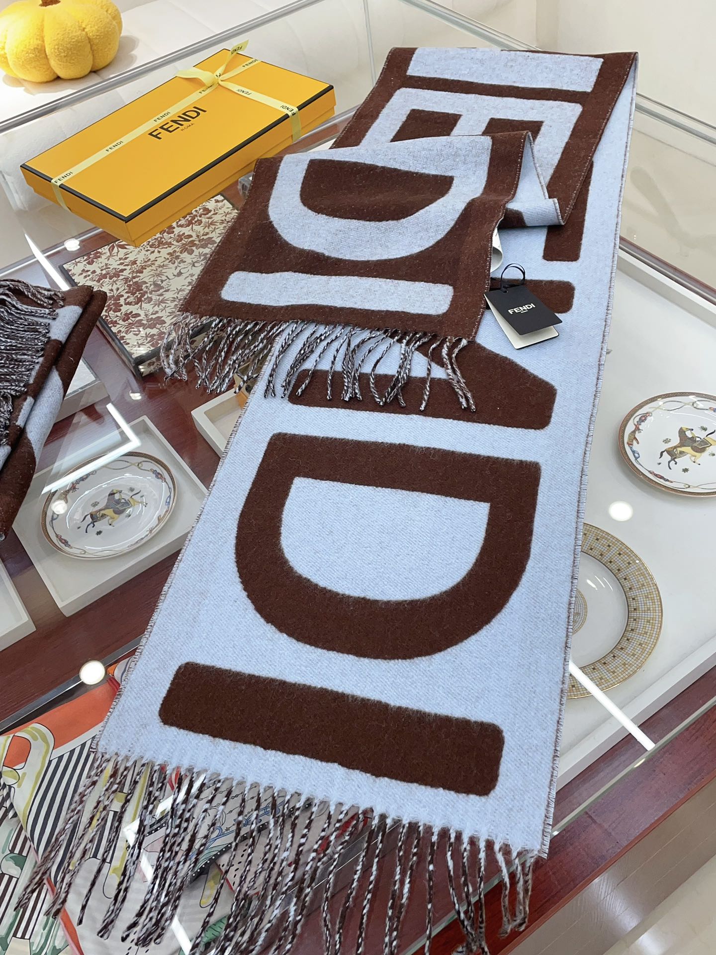 Streetwear Scarf FENDI 328837 size:180*35cm - vstockx