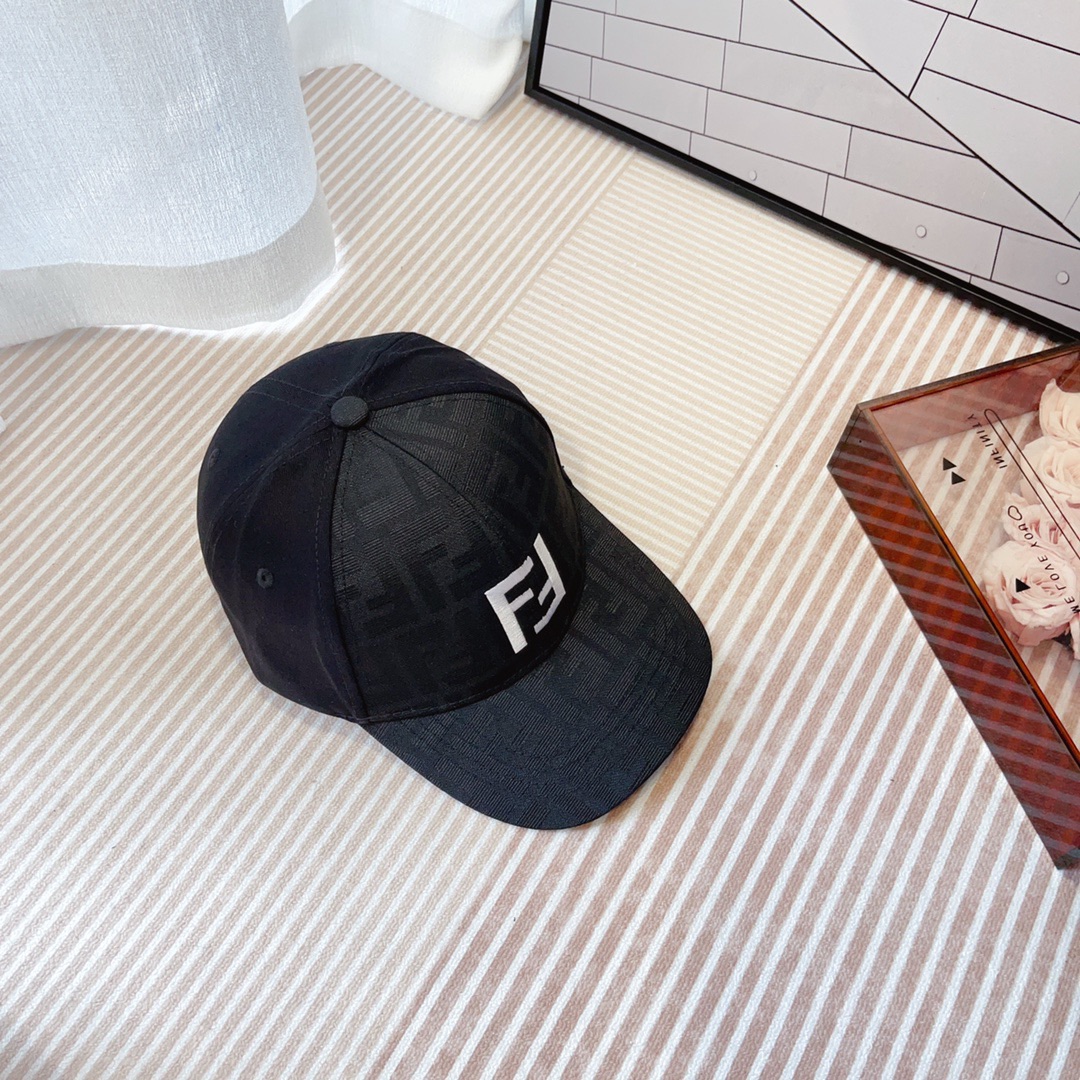 Streetwear Hat Fendi 328926 - vstockx