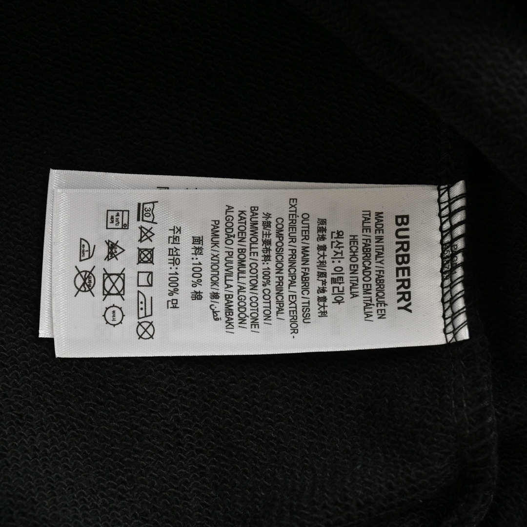 Clothes Burberry 818 - vstockx