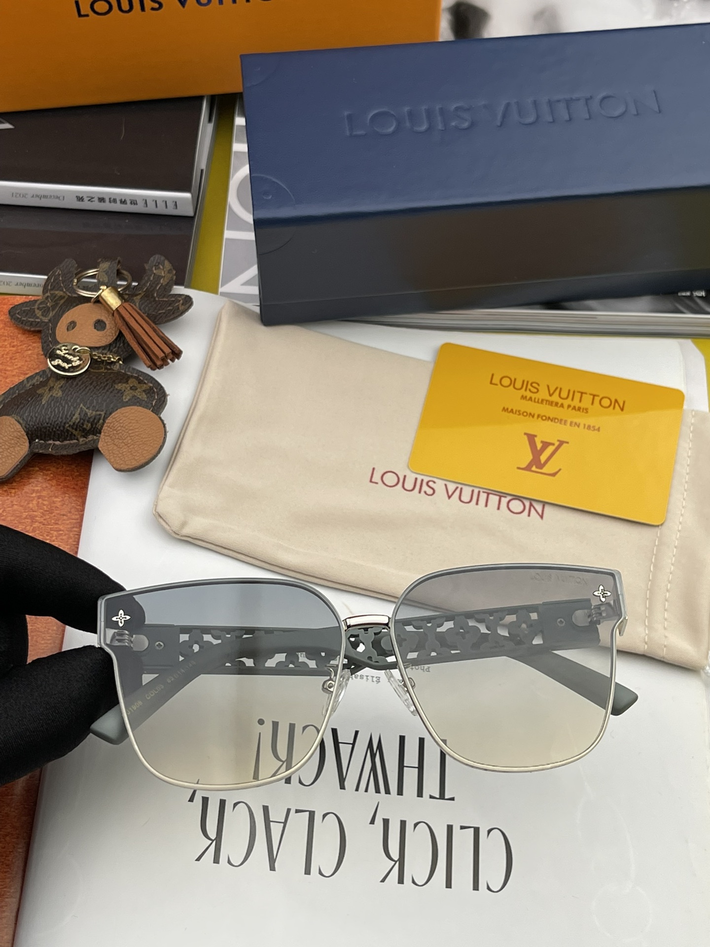 Sunglasses Louis Vuitton L8190 - vstockx