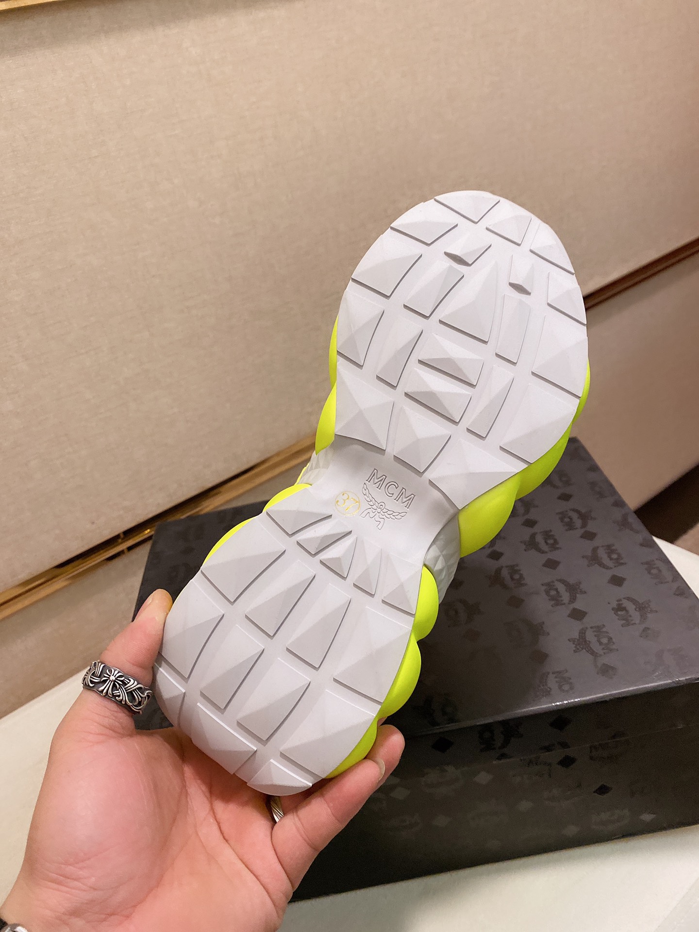 MCM Low Top Logo Lace-up Sneakers 3 - vstockx