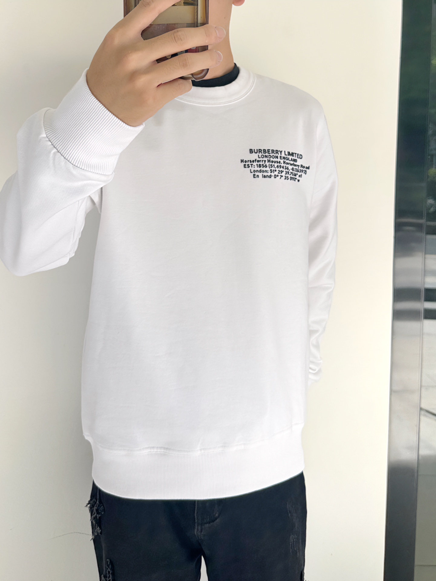 Clothes Burberry 811 - vstockx