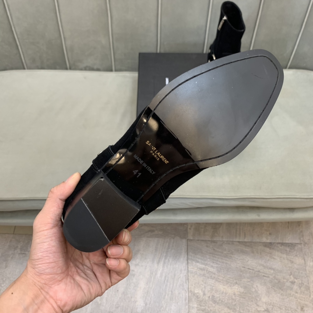 Saint Laurent Boots 3 - vstockx