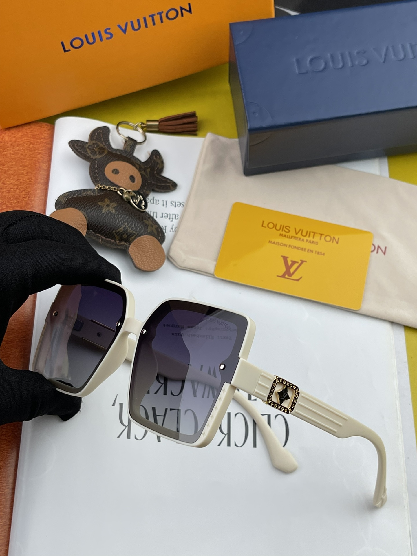 Sunglasses Louis Vuitton L1845 - vstockx