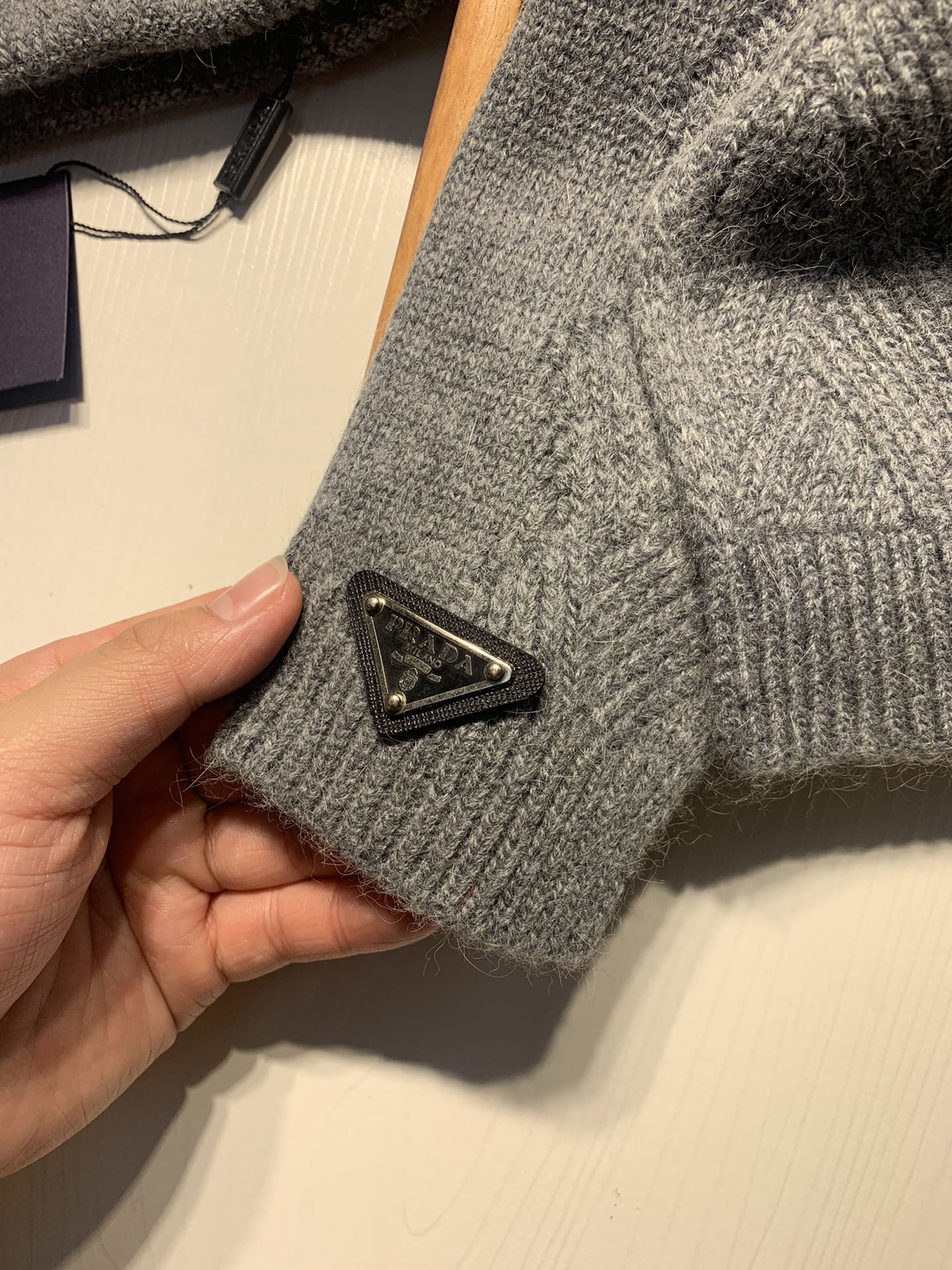 Hat & Scarf Prada 3 - vstockx