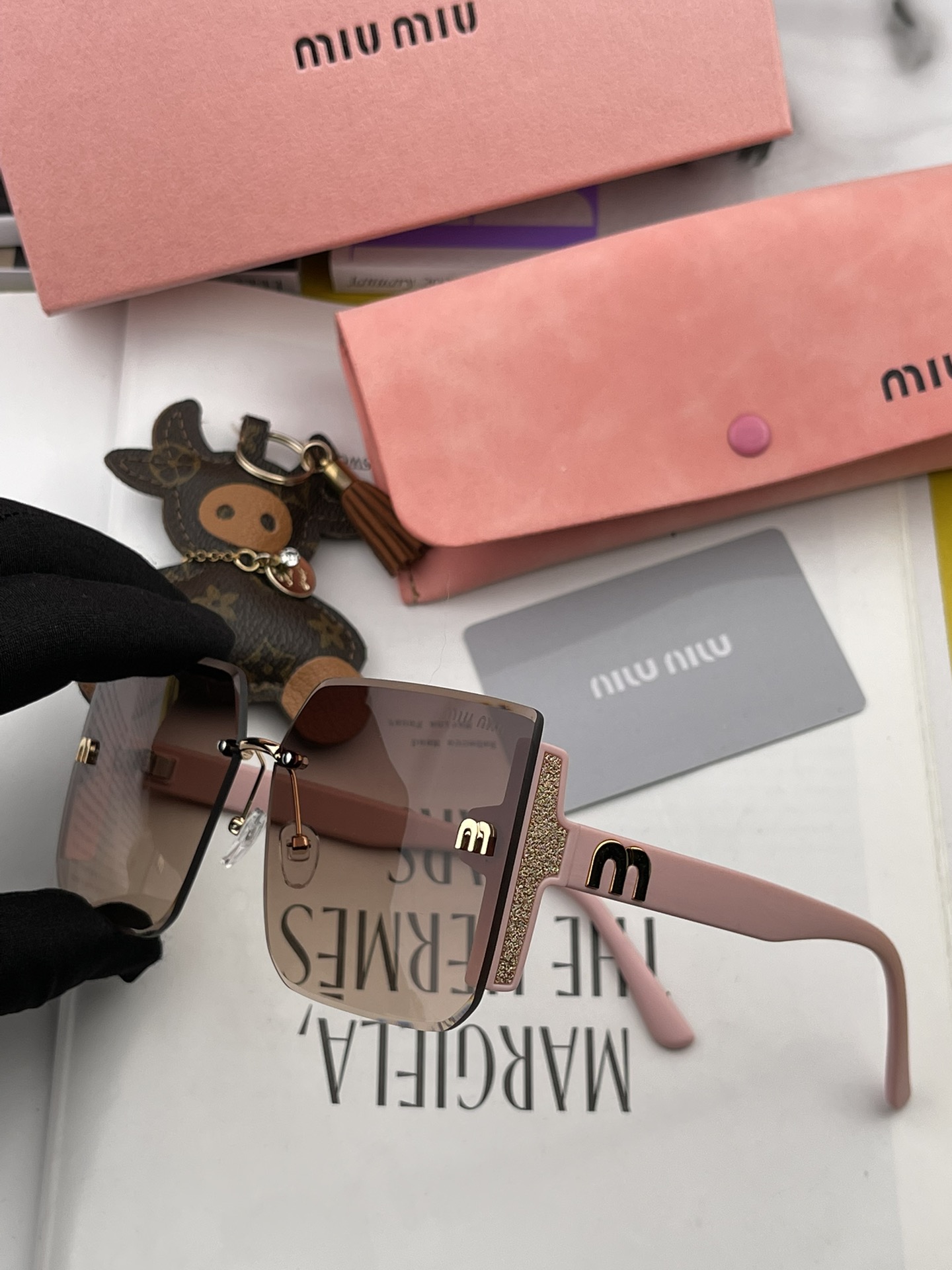 sunglasses Miu Miu MM4294 - vstockx