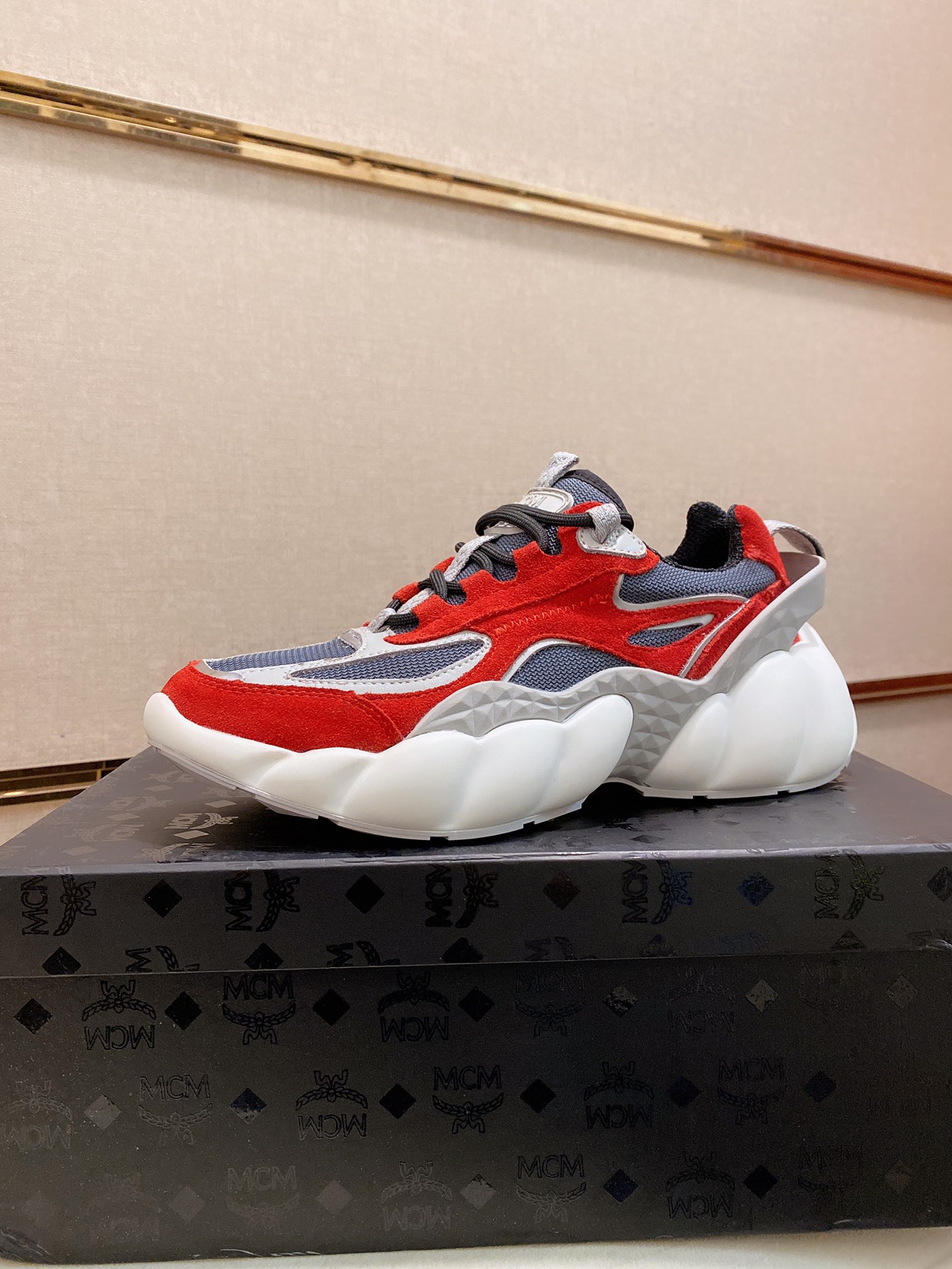 MCM Low Top Logo Lace-up Sneakers 7 - vstockx