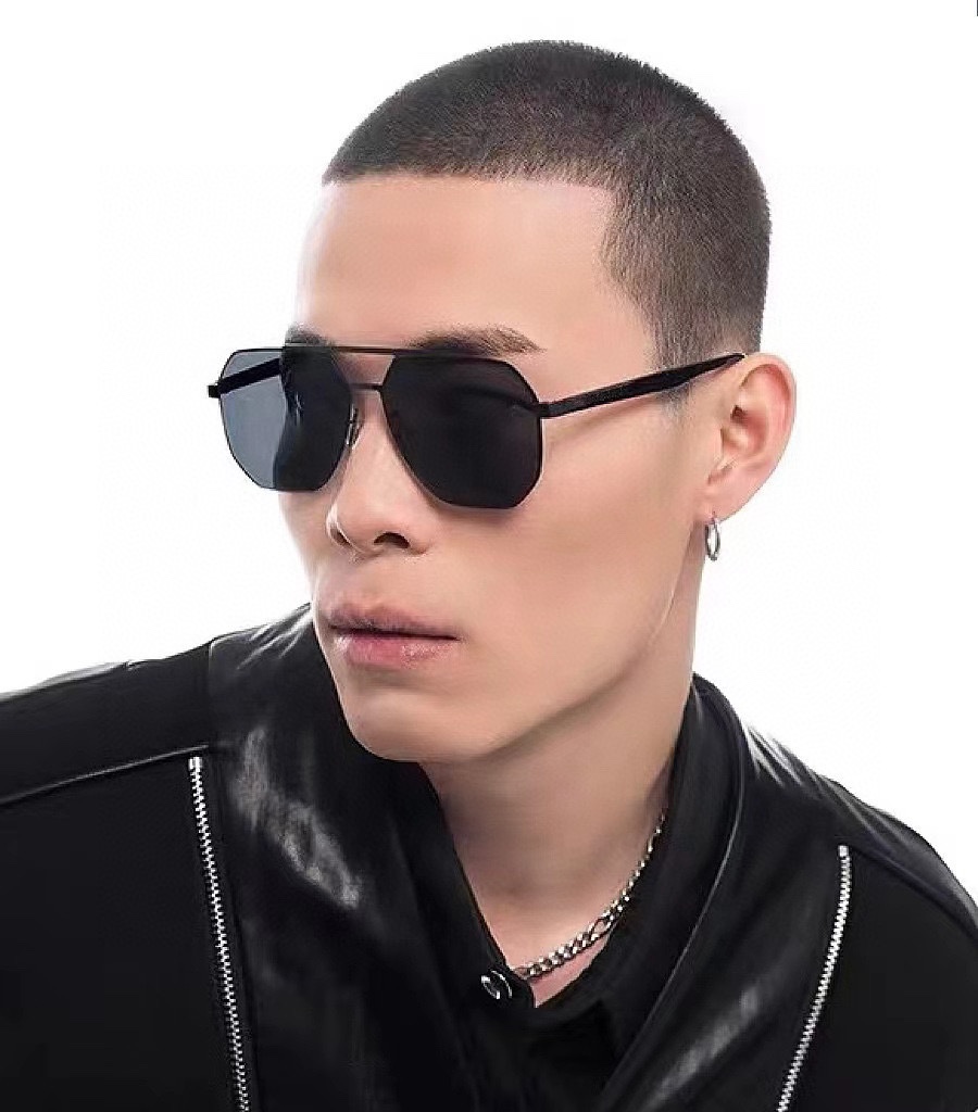 Sunglasses Gucci G7730 - vstockx