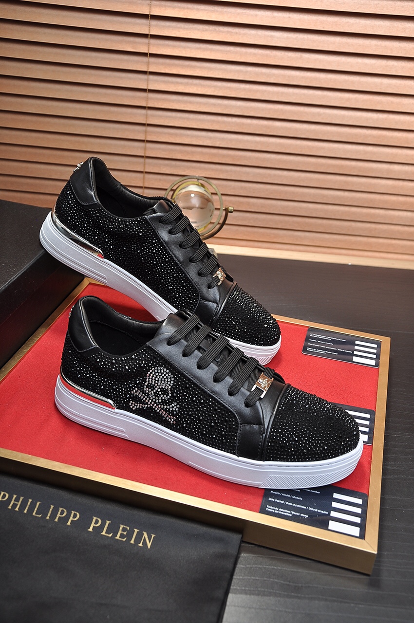 Philipp Plein Low Top Sneakers 8 - vstockx