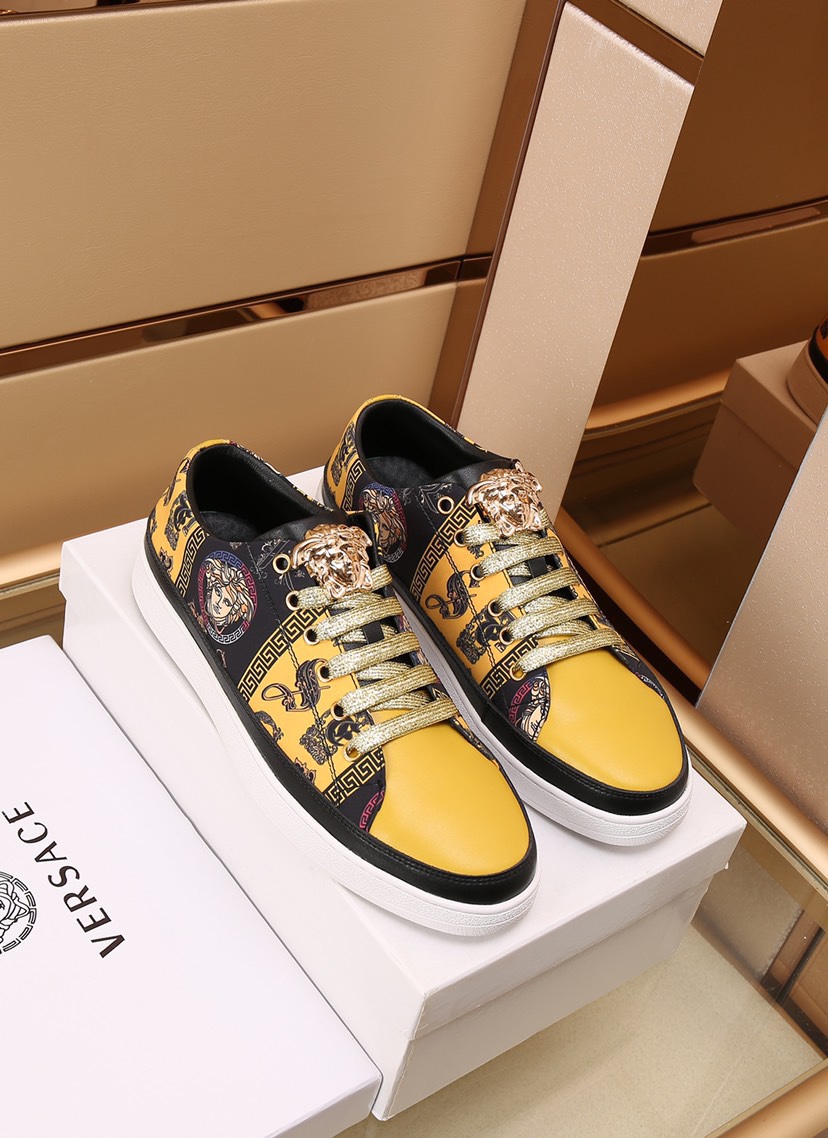 Versace Greca Sneaker 25 - vstockx
