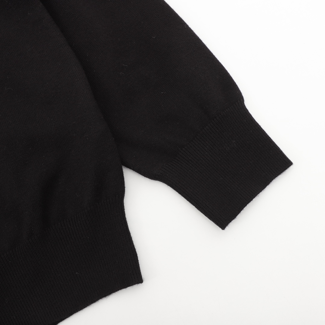 Clothes Burberry 713 - vstockx