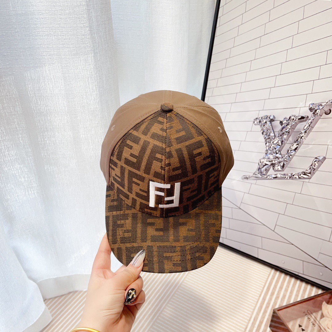 Streetwear Hat Fendi 328925 - vstockx