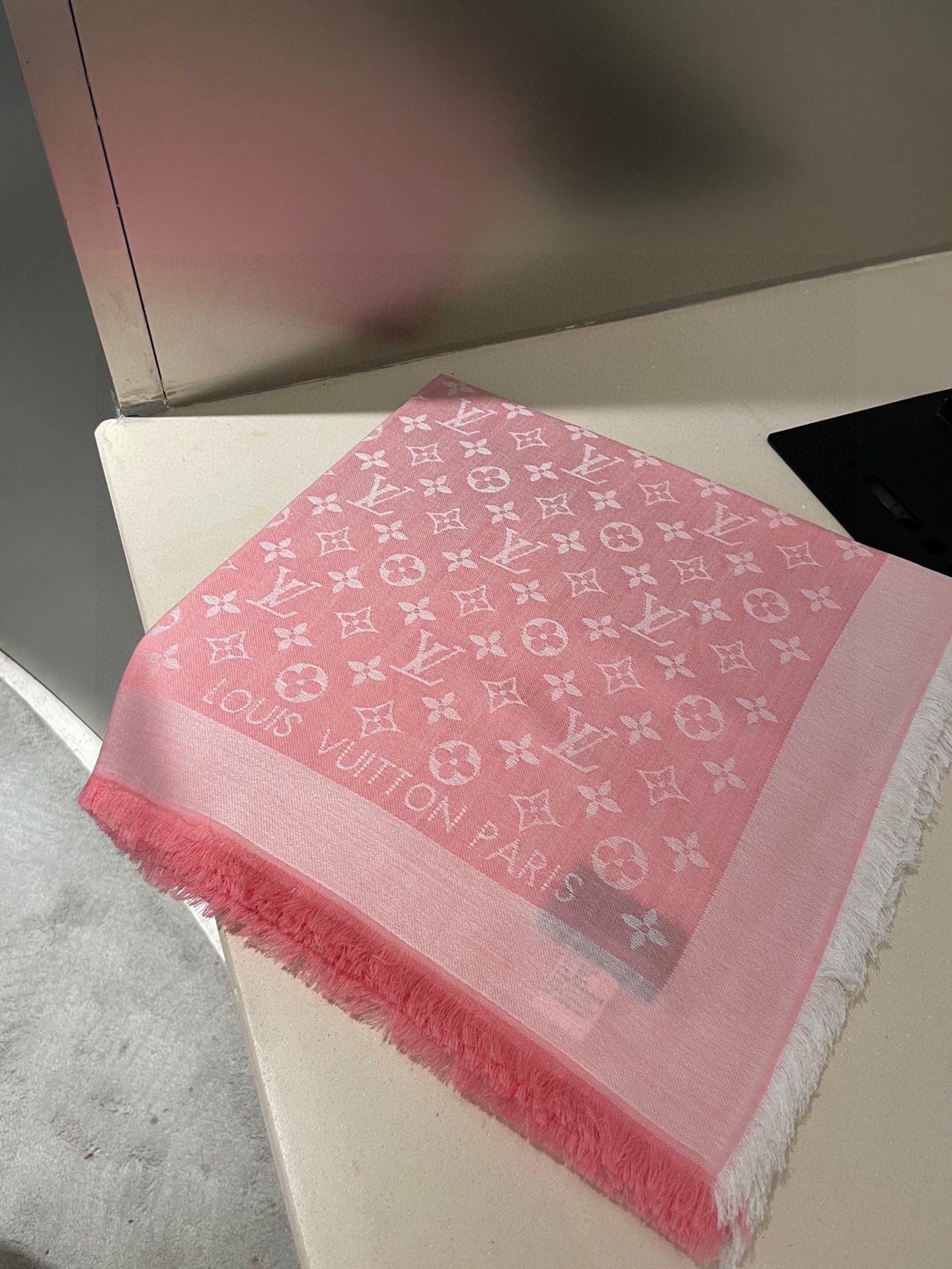 Streetwear Scarf LV 328940 SIZE:65*185cm - vstockx